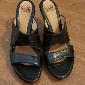 SOFFT CROCO EMBOSSED BLACK HEELS